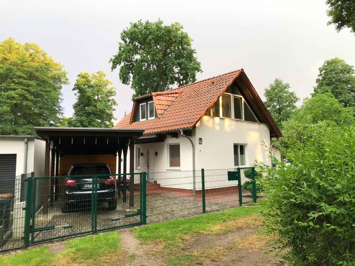 Ferienhaus Direkt An Der Spree Mit Whirlpool Und Sauna Berlin Bagian luar foto
